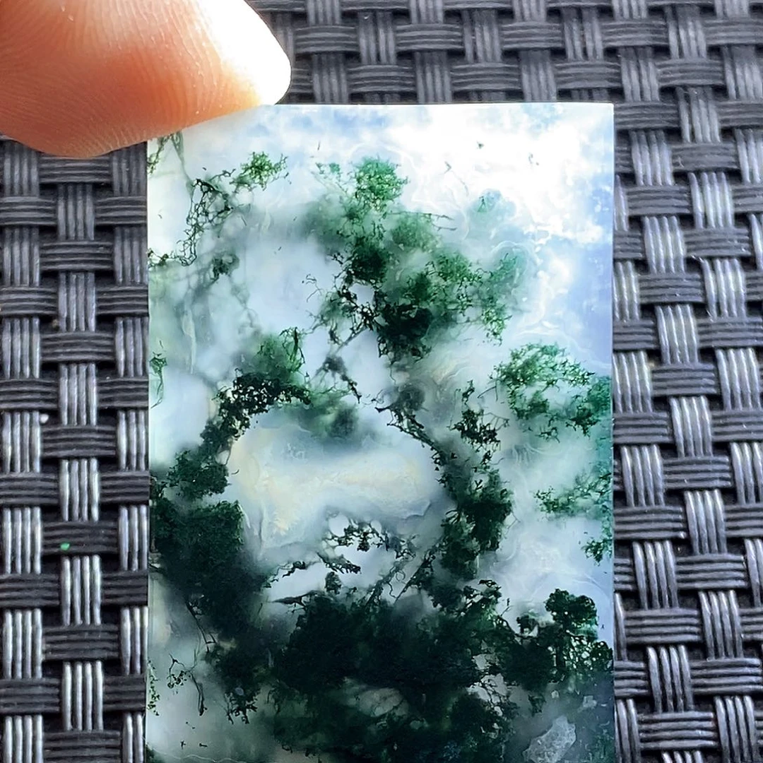 未镶嵌颈饰玛瑙/玉髓穿****?