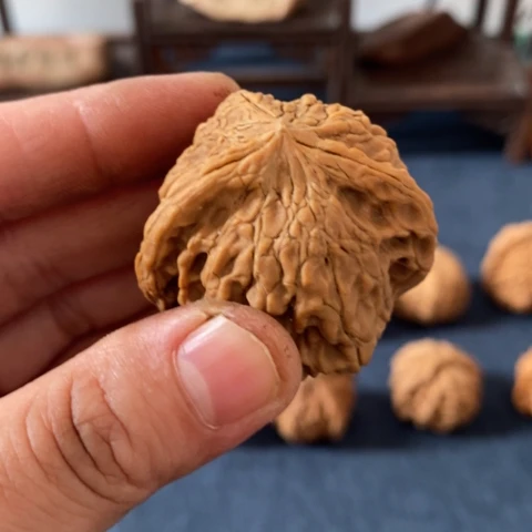 鲁***吃文玩核桃吊坠核桃