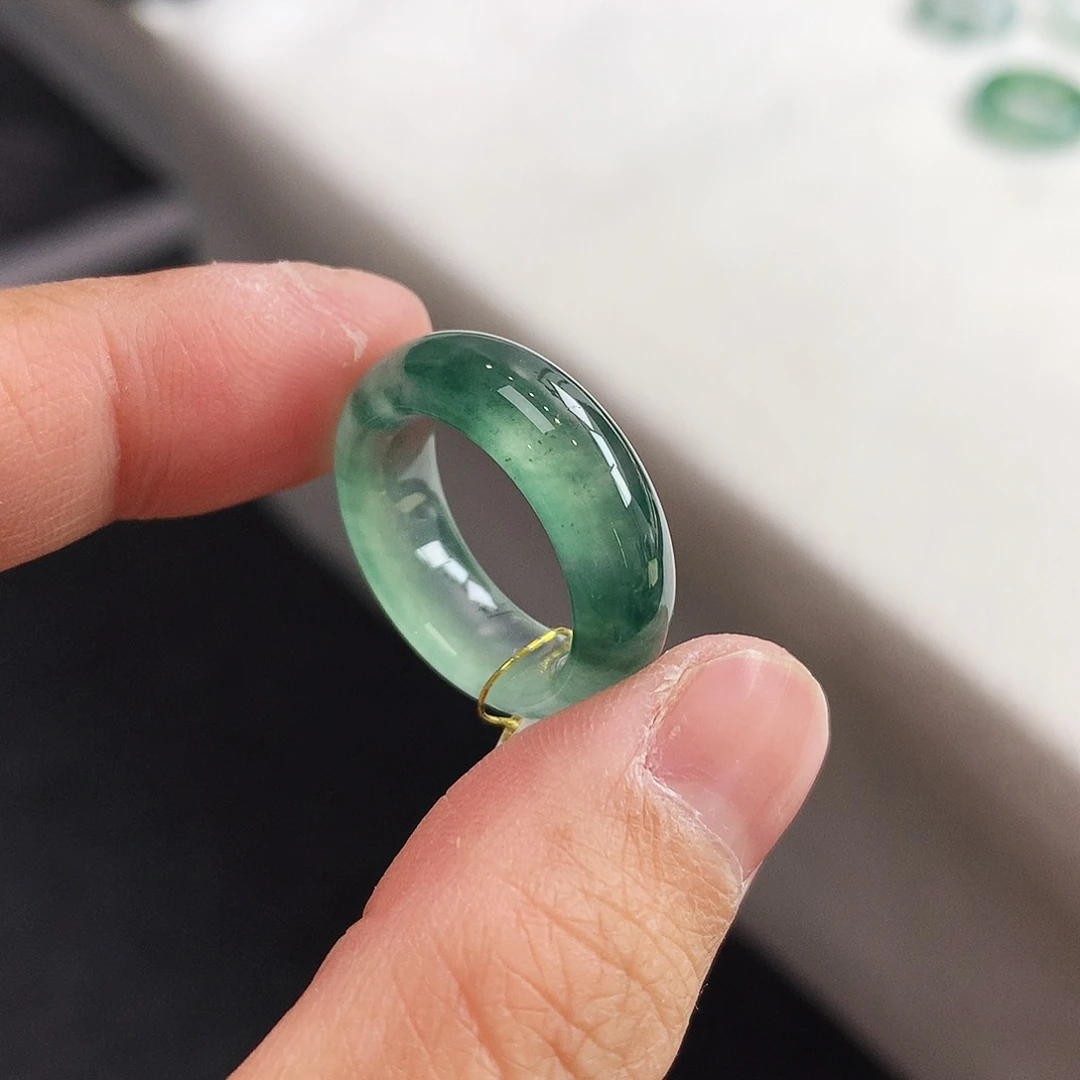 翡翠未镶嵌戒指12号
