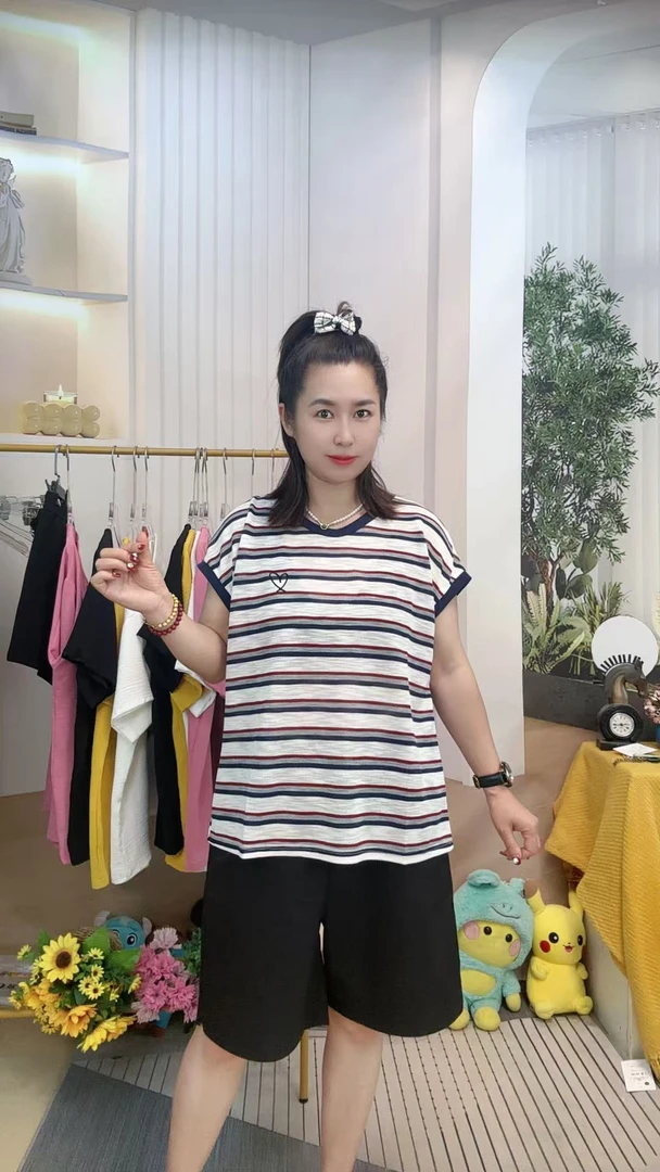 （娜娜家）2025夏季新款圆领爱心刺绣条纹没背短袖显瘦时尚百搭大码