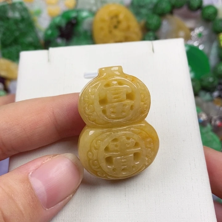 吊坠(赠链)未镶嵌翡翠