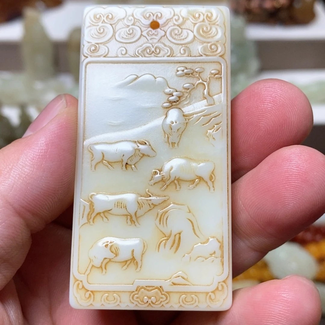 和田玉颈饰未镶嵌国****。