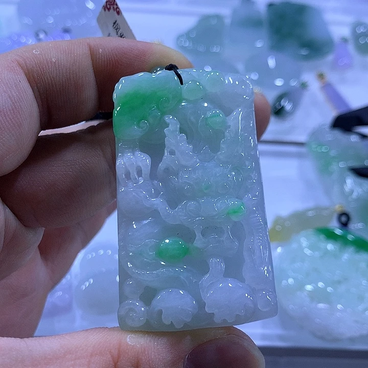 翡翠未镶嵌颈饰天然翡翠A货吊坠