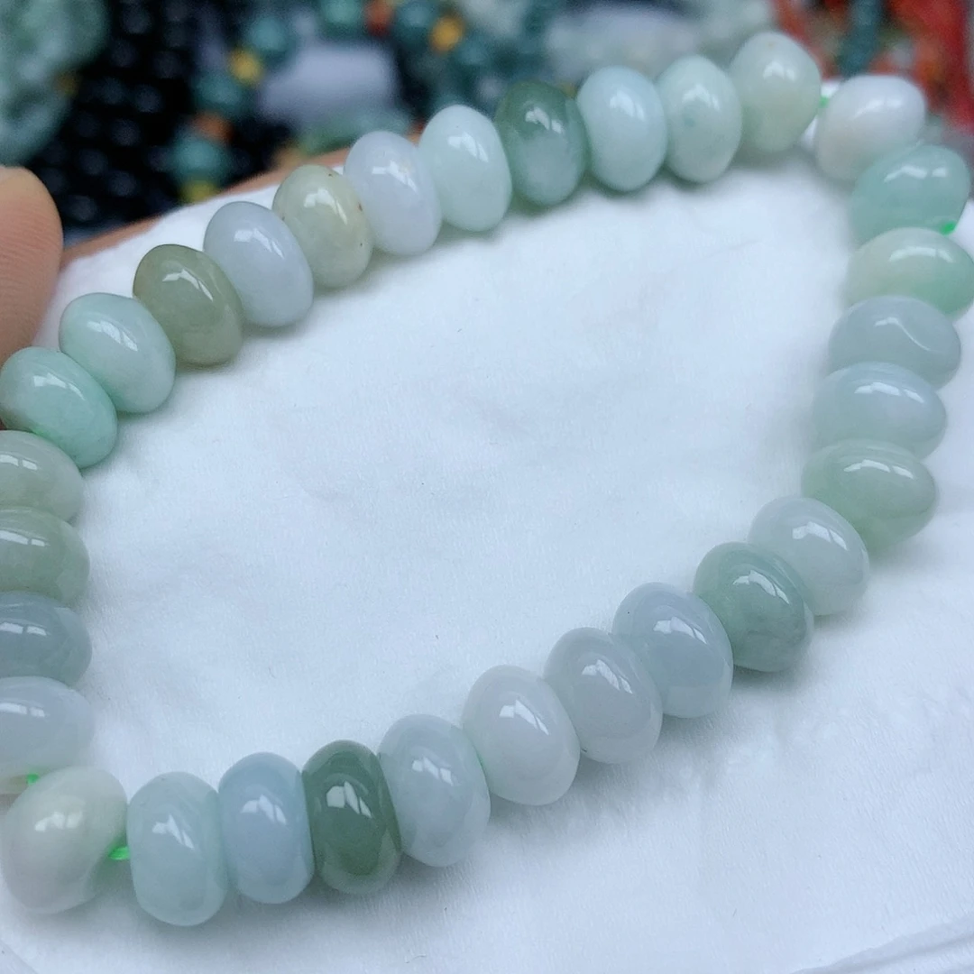 翡翠颈饰未镶嵌珠子