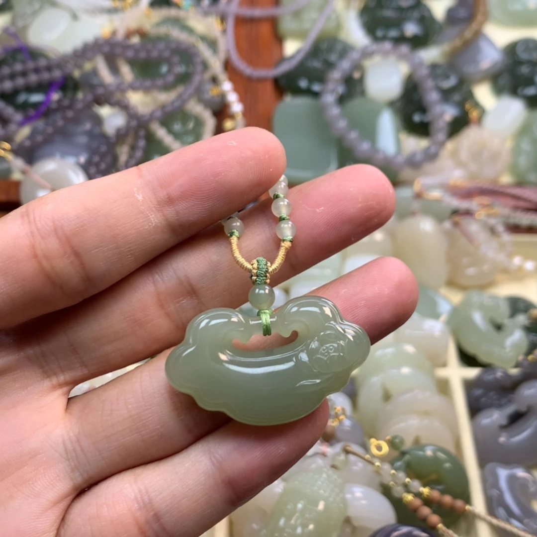 【闪购商品】和田玉未镶嵌颈饰米*