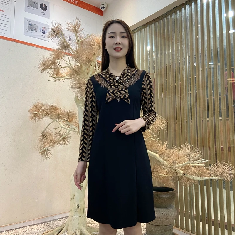 洋气新款假两件蝴蝶结领连衣裙女2025春季长袖遮肉显瘦印花中裙子