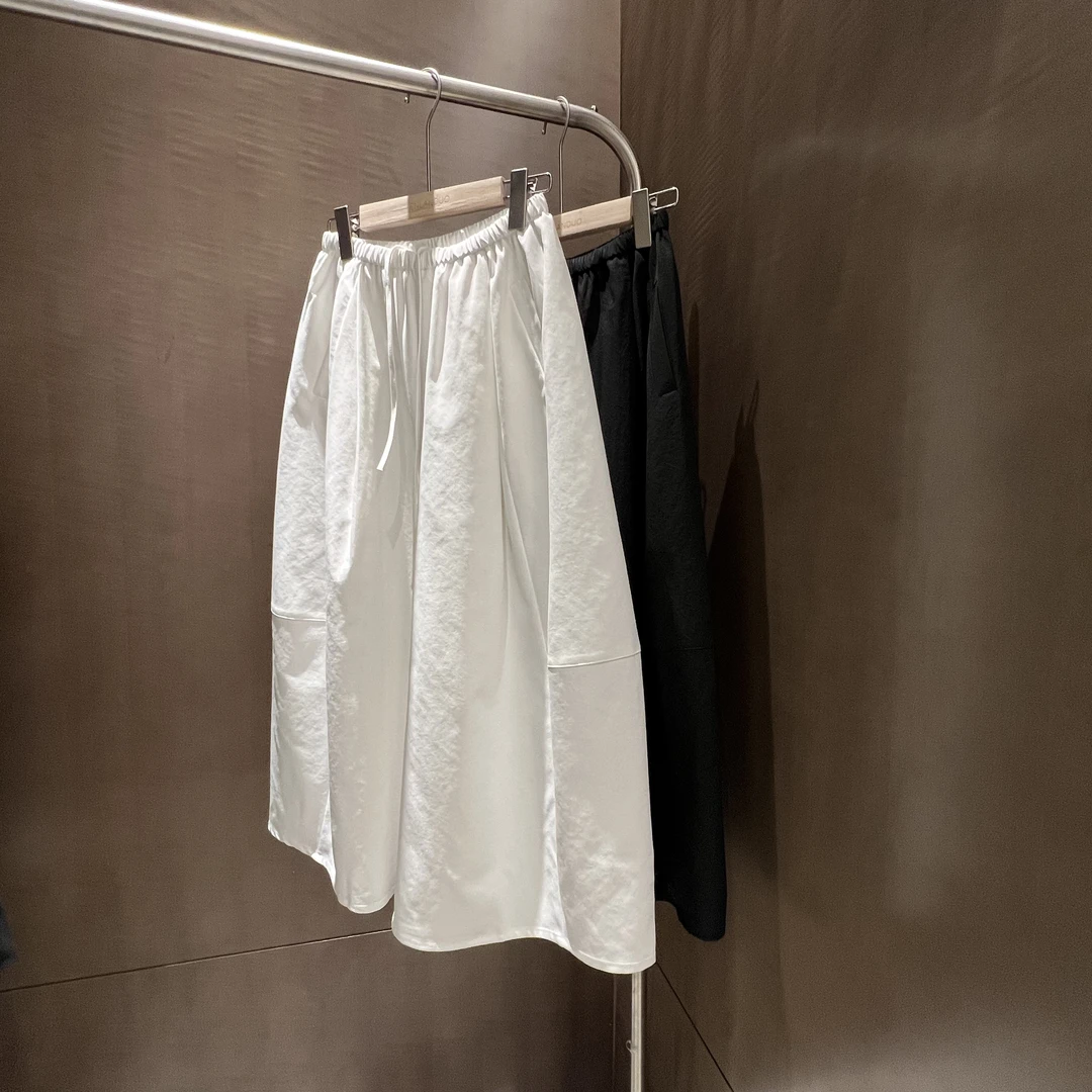 lulu-设计师款立体显瘦造型花苞裙裤女