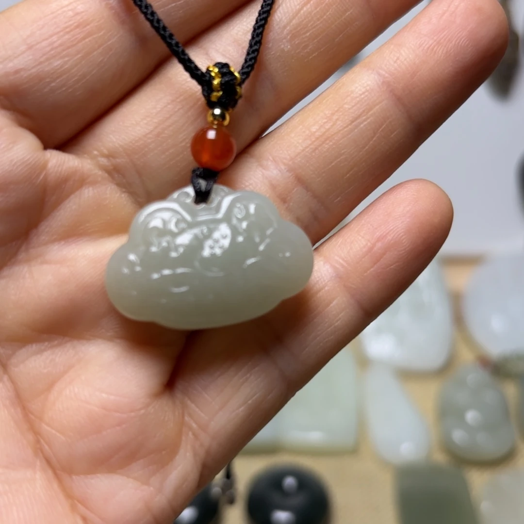 和田玉（糖玉）未镶嵌颈饰