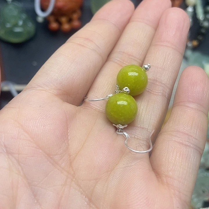 未镶嵌蛇纹石玉颈饰