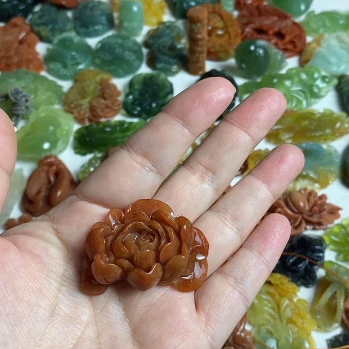 蛇纹石玉颈饰未镶嵌暖*阳