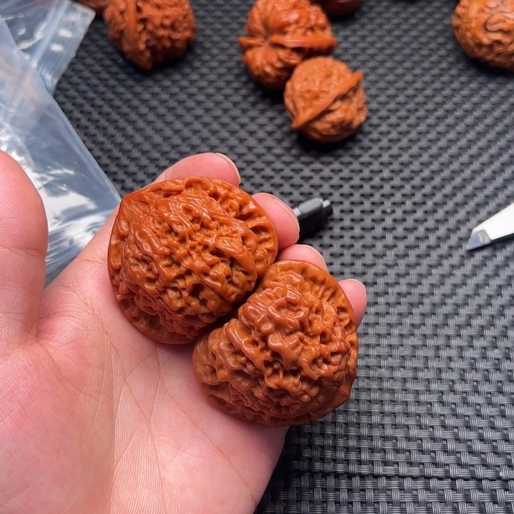 完***现文玩核桃把件官帽