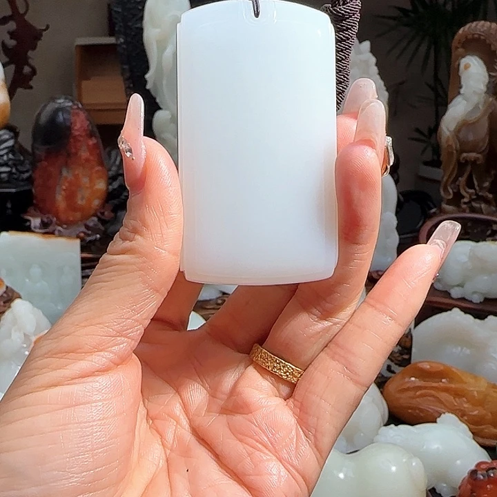 和田玉（糖玉）未镶嵌颈饰