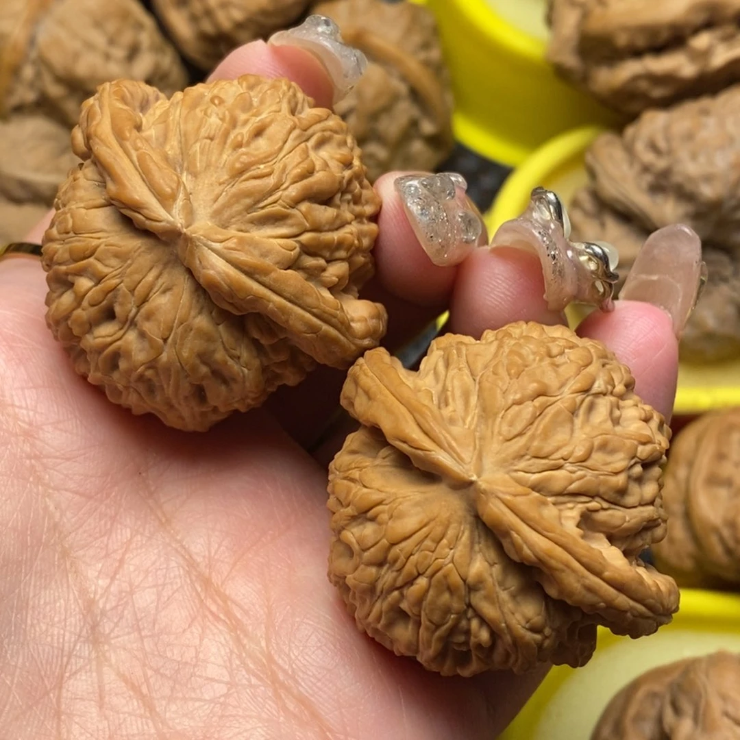 吊坠桃核白狮子全品