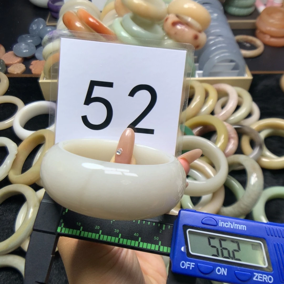 石英岩玉手镯未镶嵌