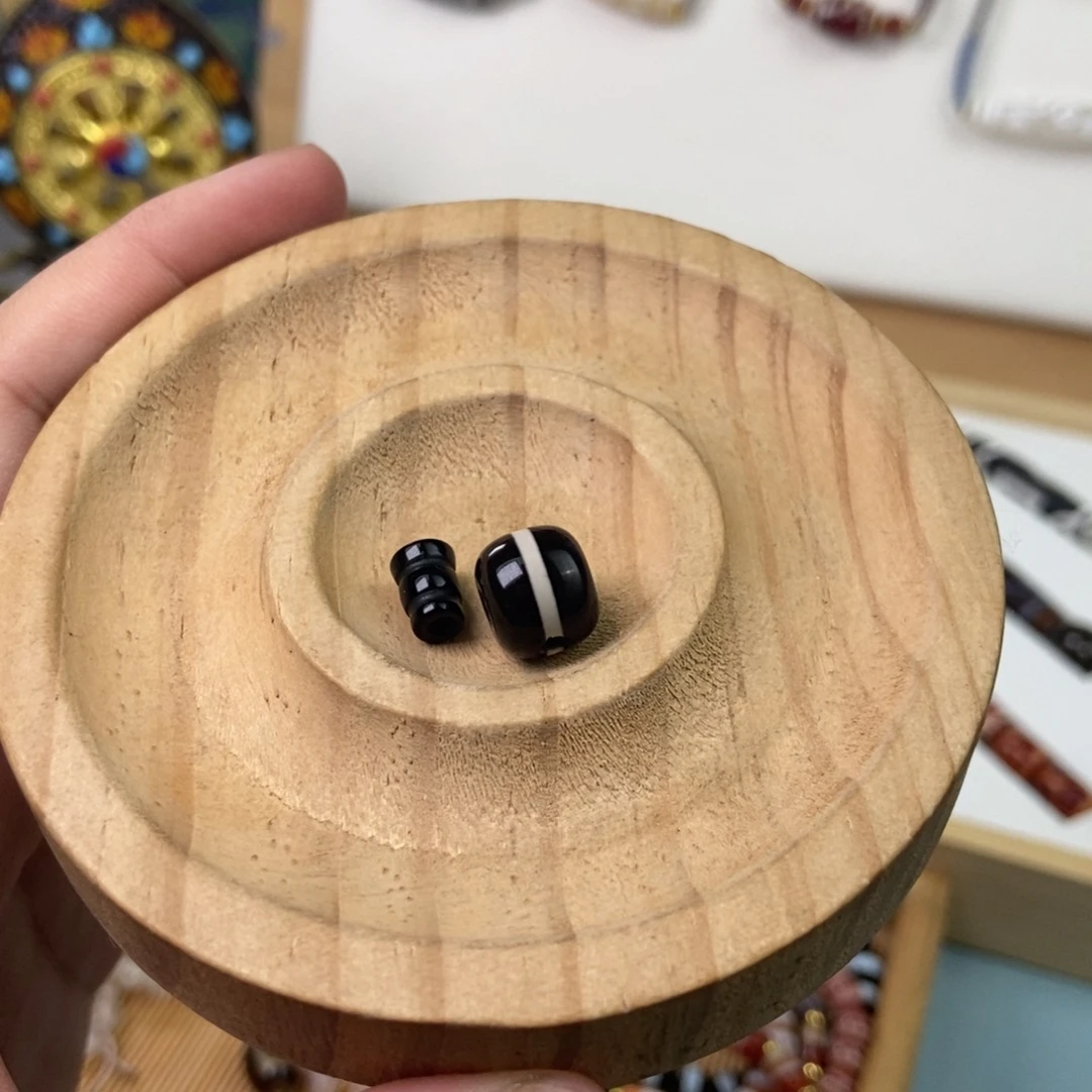 何***)玛瑙/玉髓未镶嵌散珠