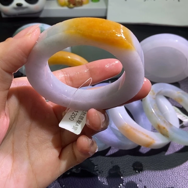 未镶嵌手镯定制翡翠