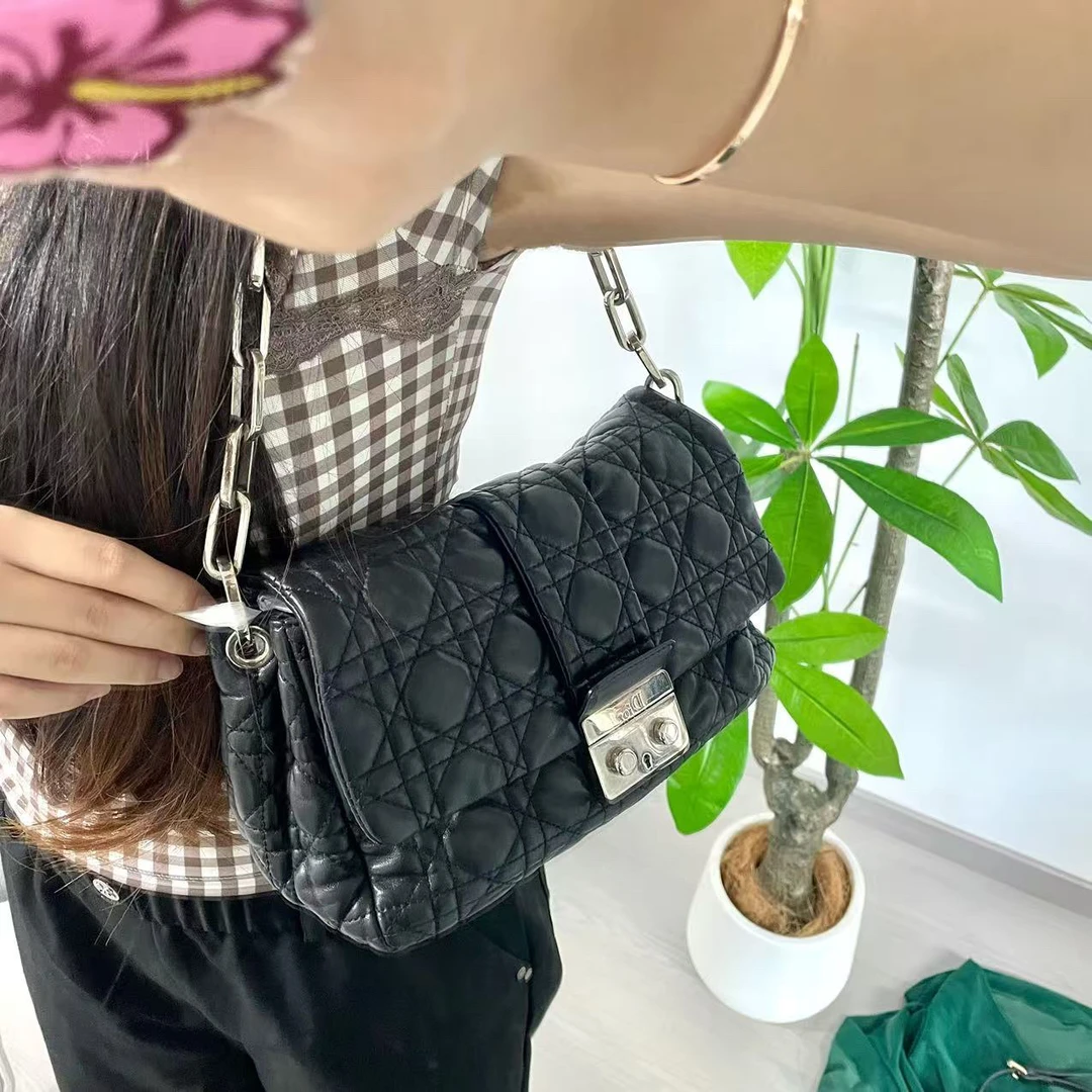 95新 DIOR/迪奥 迪奥黑色雾面腋下包/95新/17019008/无钥匙