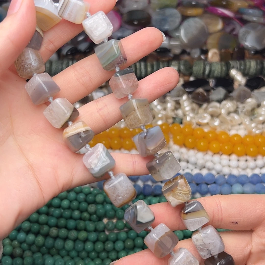 玛瑙/玉髓合金珠宝半成品V692。12mm天然水晶玛瑙共生方糖一条