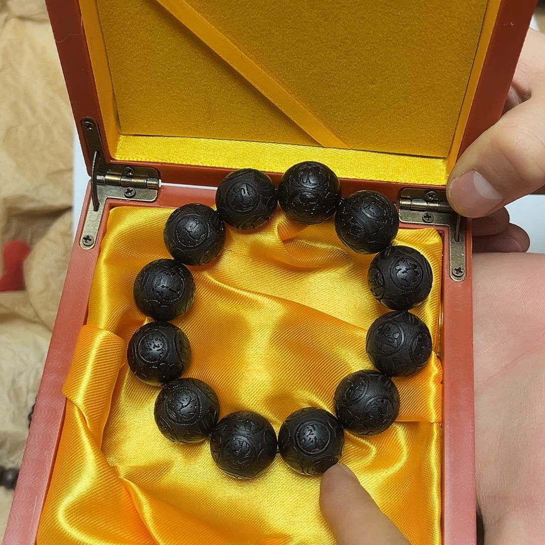 大叶紫檀（黑酸枝木类）