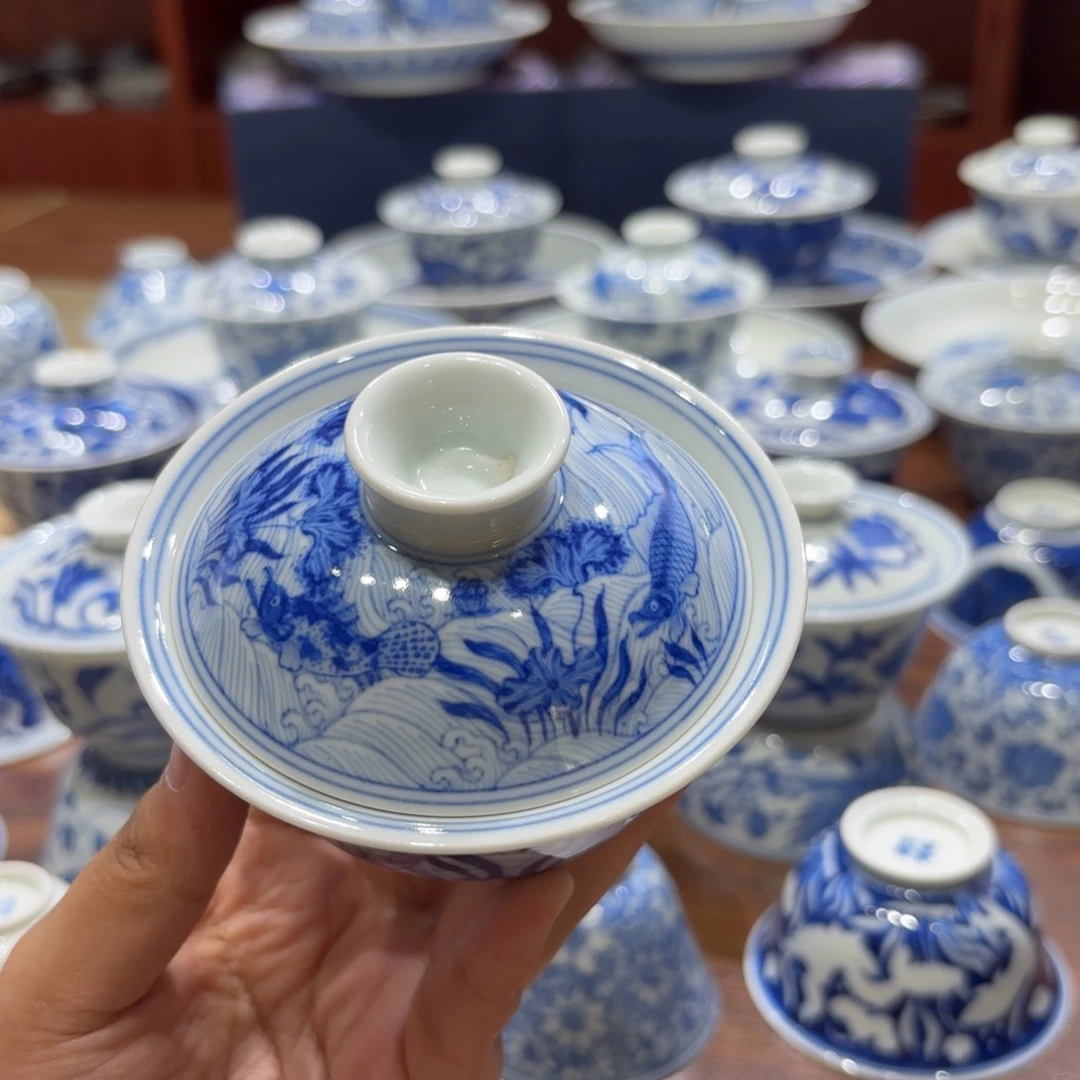 瑕 鱼藻纹盖碗…………………………