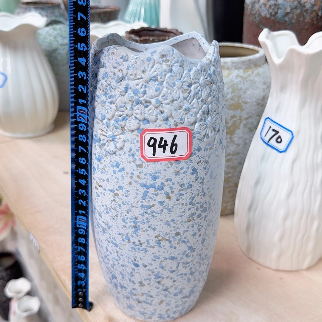 946号陶瓷高25.5厘米一个