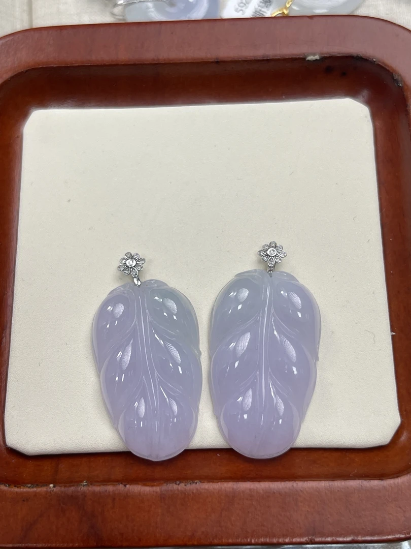 天然缅甸a货翡翠18k白金雪花春彩叶子（多样性发其一）