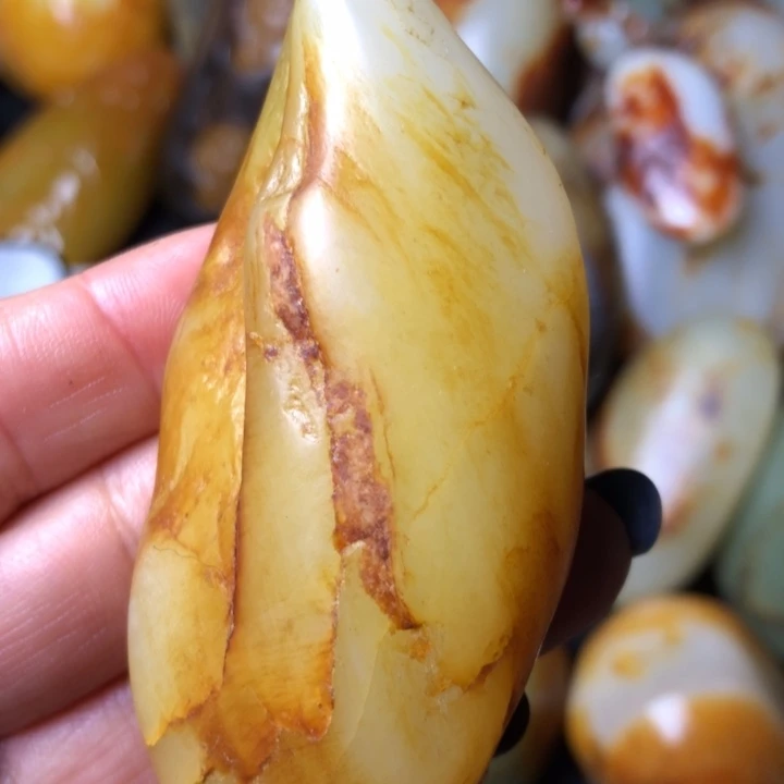 和田玉未镶嵌珠宝奇石