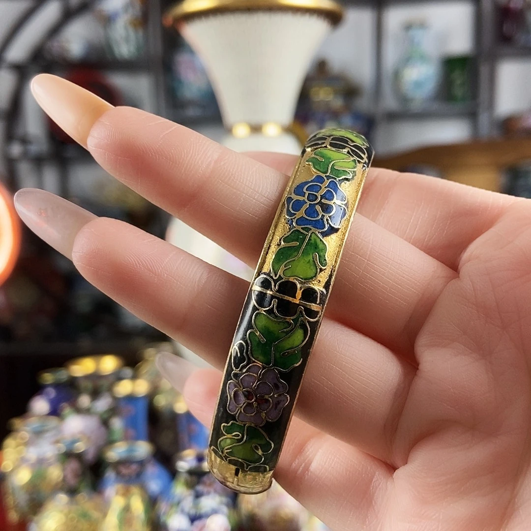 燕***铜黑色半金地开口镯（老镯放漏）