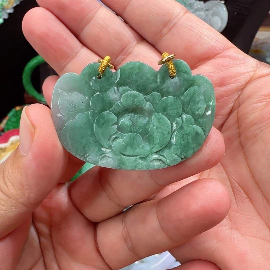 翡翠未镶嵌颈饰仿古
