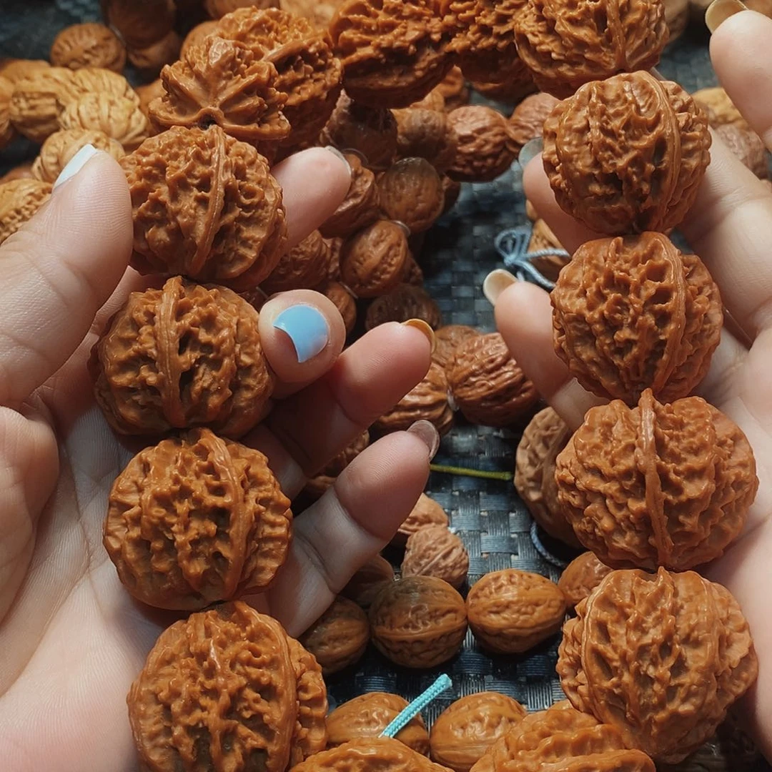 文玩核桃吊坠粗筋