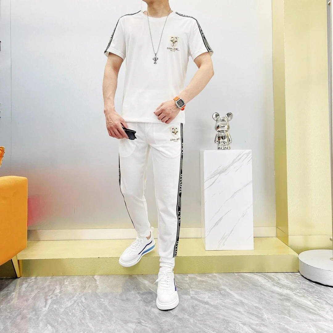 轻奢新款夏季韩版圆领运动服套装男中青年修身潮流休闲时尚套装