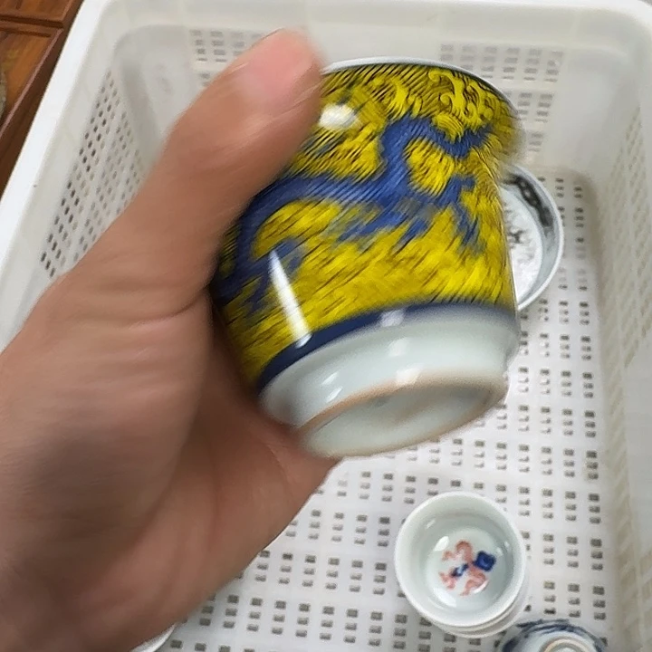 瓷片黄釉海水龙马蹄两才盖碗