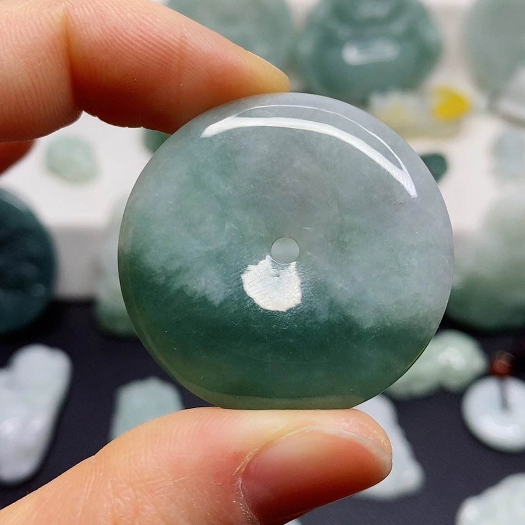 翡翠颈饰未镶嵌吊坠