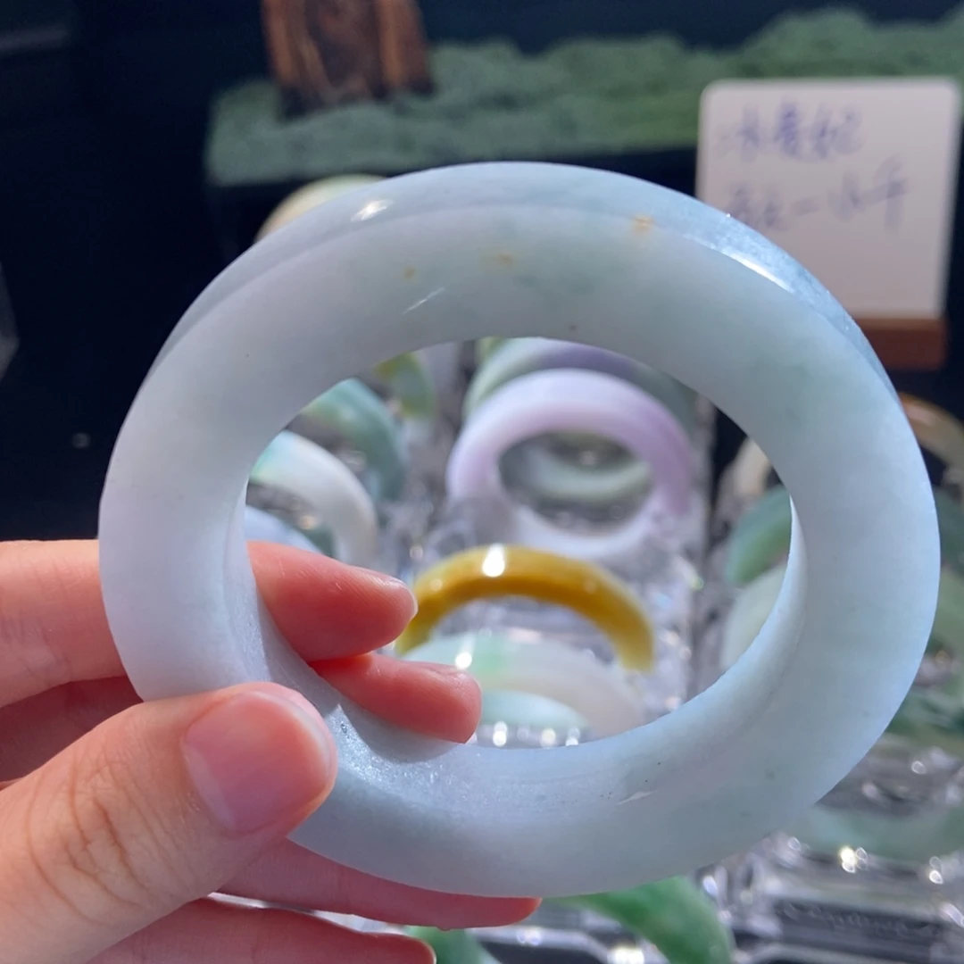 张****定制翡翠未镶嵌手镯