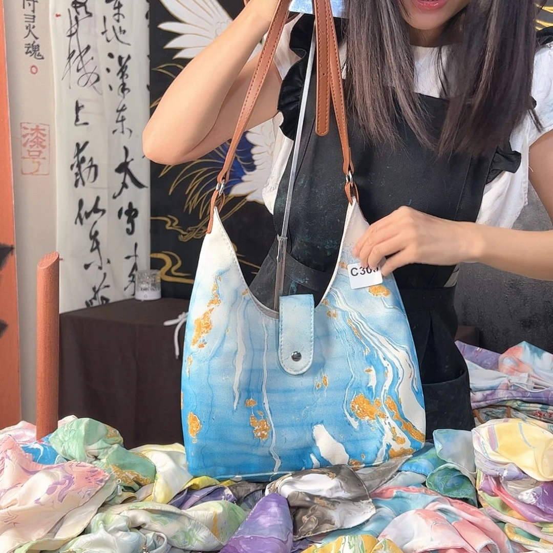 ?***麻305落花流水马鞍包包清仓不退