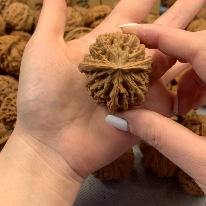 陈***师文玩核桃吊坠异形单只