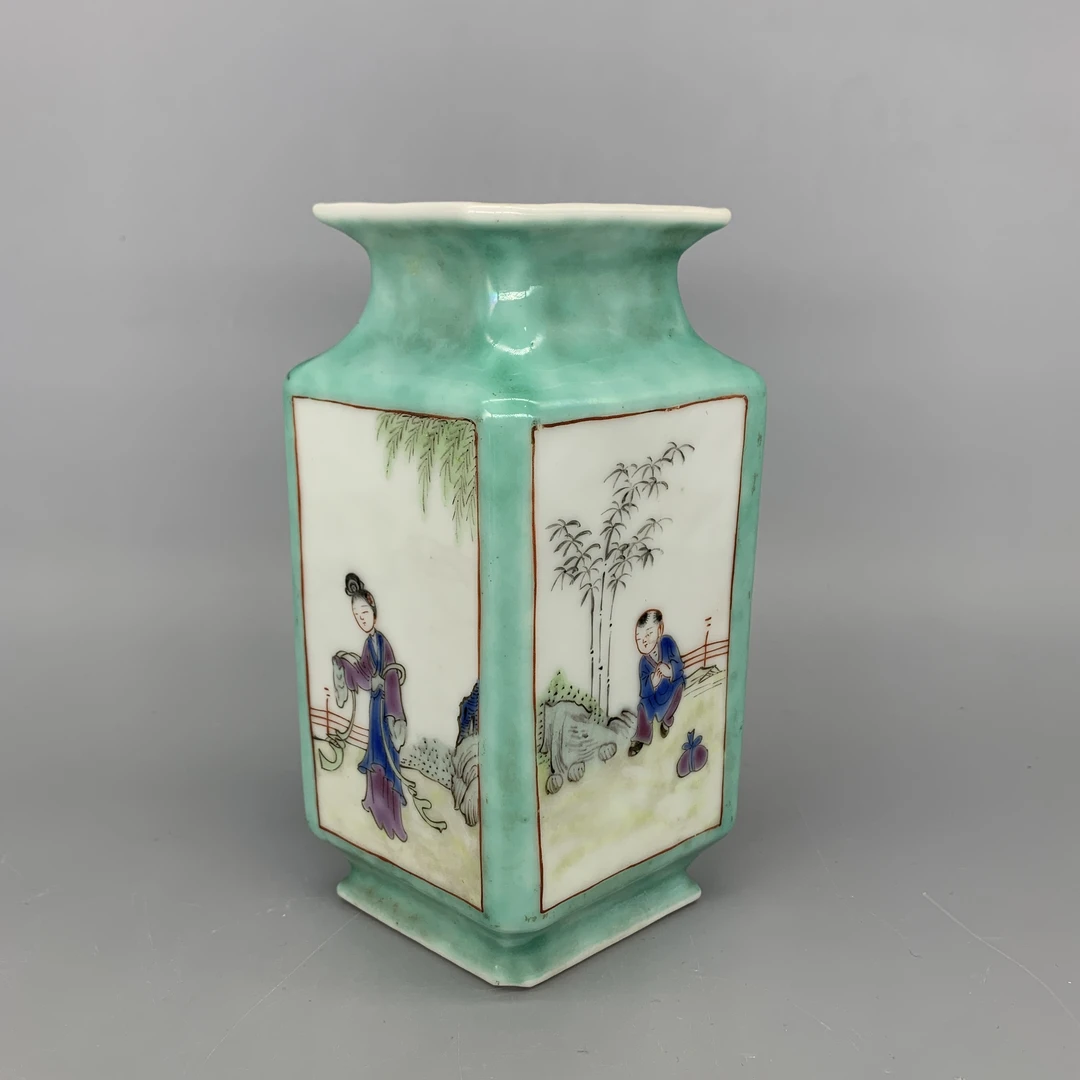 62510296*民国松石绿地开窗仕女纹方瓶/瓷器六/江苏省文物总店/Y