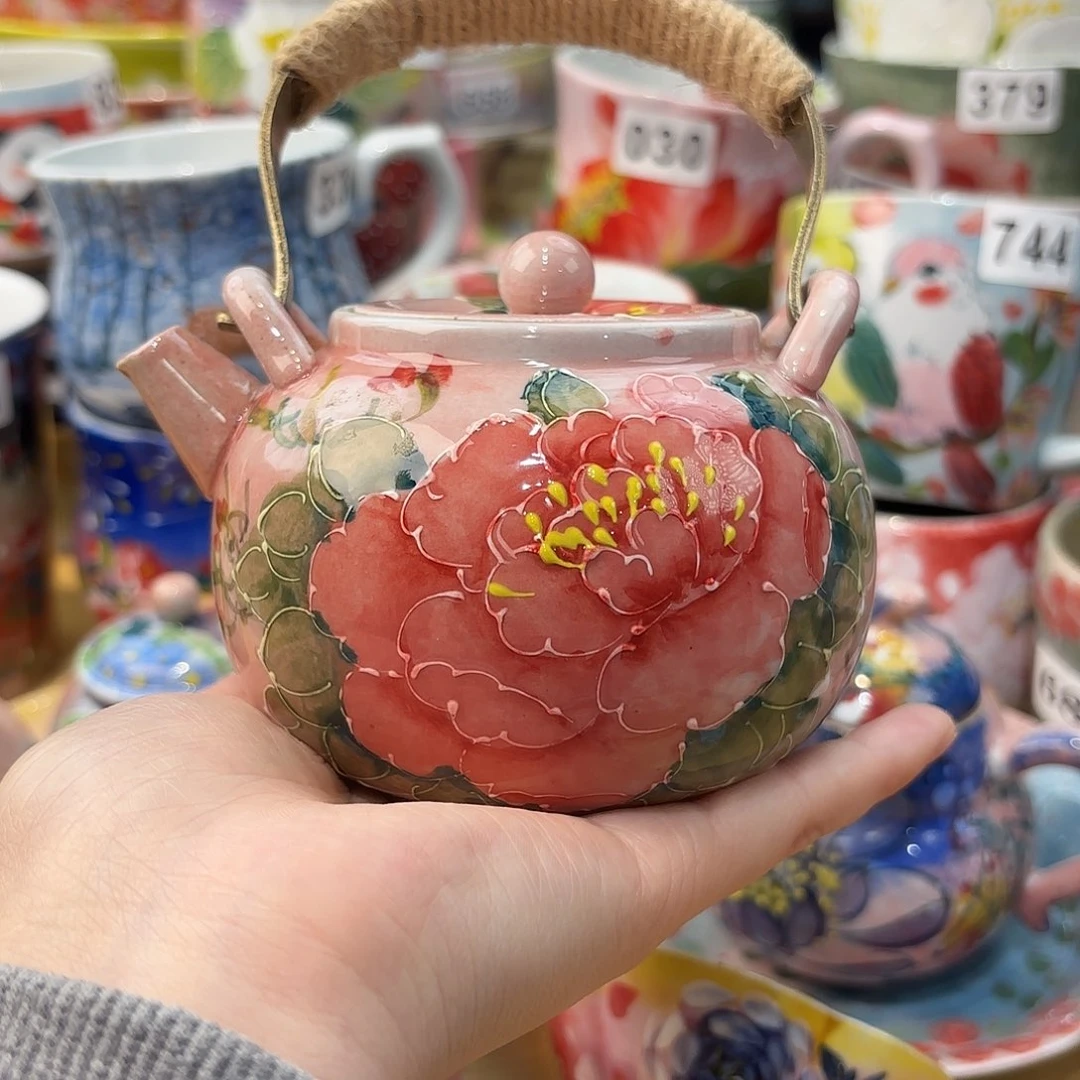瓷片兔兔盖茨。兔兔好