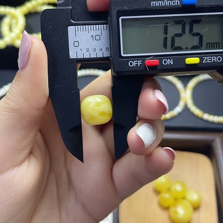 琥珀未镶嵌珠宝奇石12.5 11.6微瑕