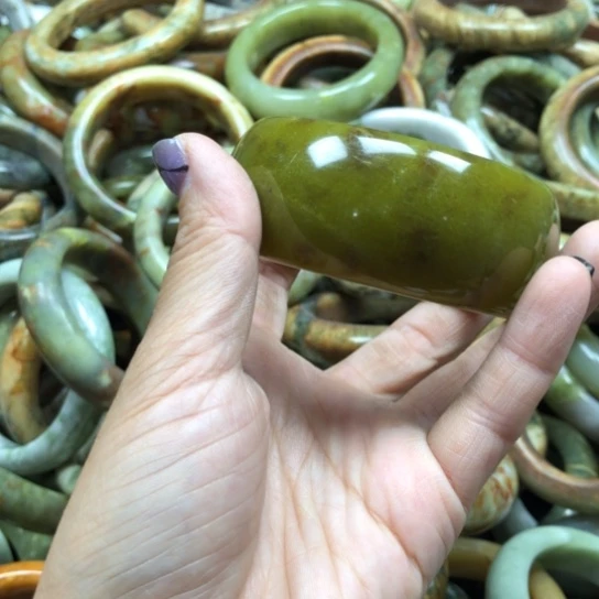 未镶嵌蛇纹石玉手镯沐*风