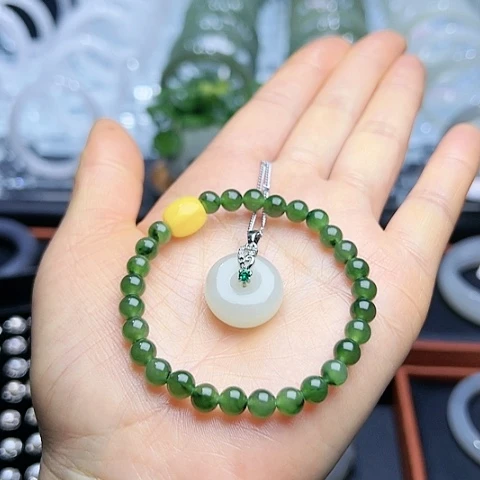 和田玉吊坠(赠链)未镶嵌平安扣