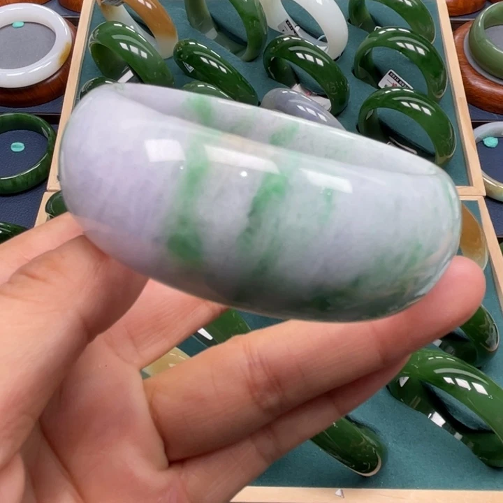 翡翠手镯未镶嵌翡翠手镯