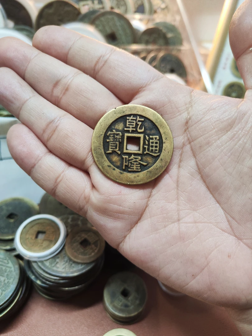 现代文创工艺品宫钱
