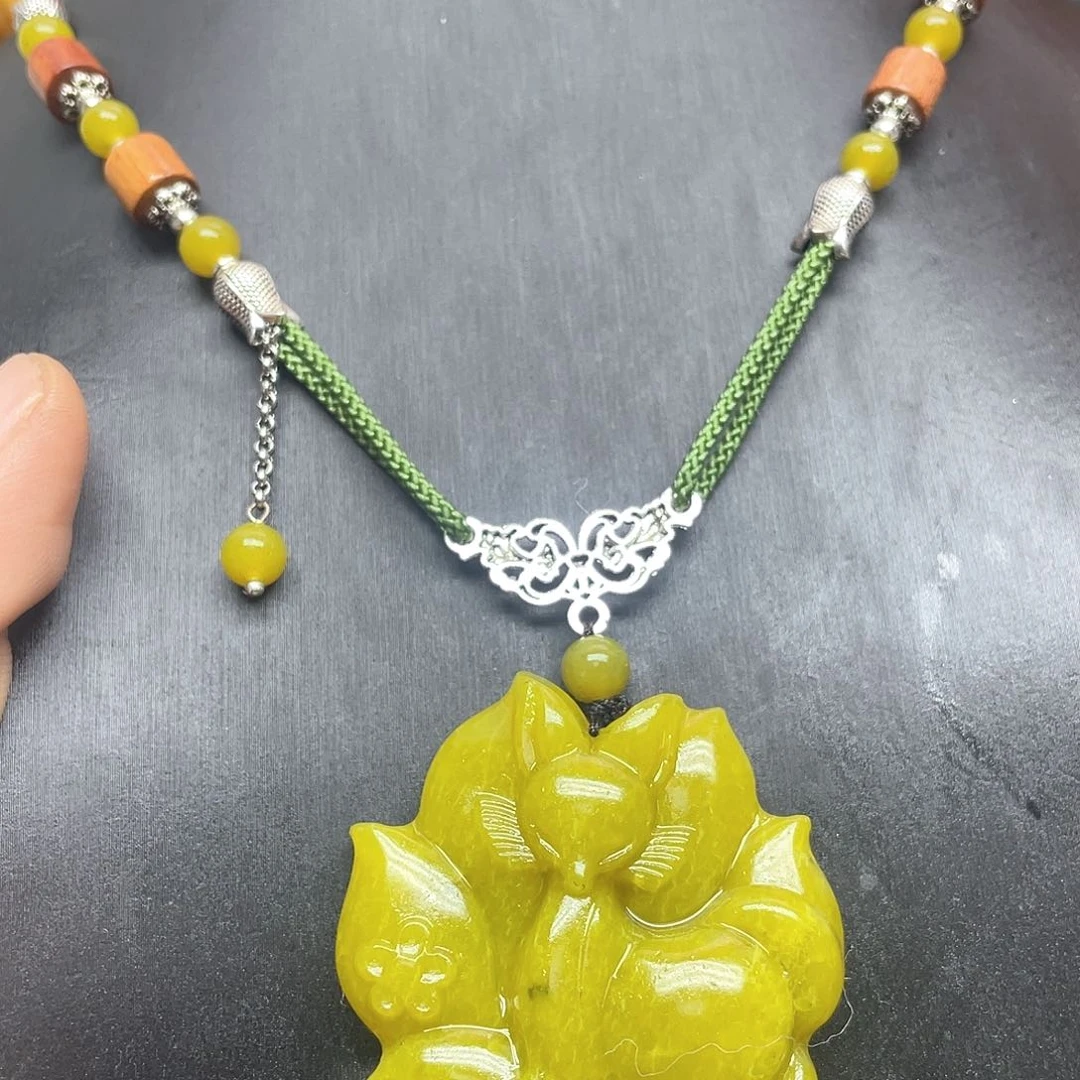 未镶嵌蛇纹石玉颈饰