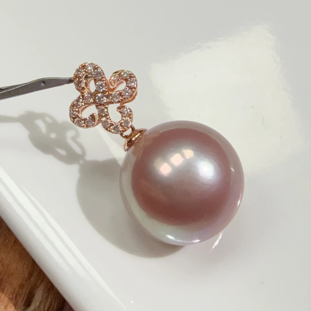 【伟伟鉴定】天然淡水珍珠 爱迪生 香芋粉18k 金镶吊坠 13.2mm 正圆
