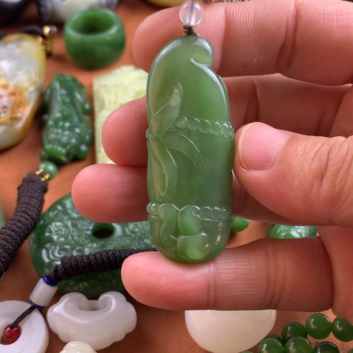 未镶嵌和田玉挂件