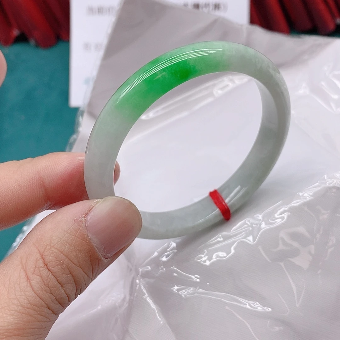 翡翠手镯未镶嵌N****06222222222