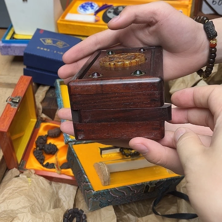 大叶紫檀（黑酸枝木类）