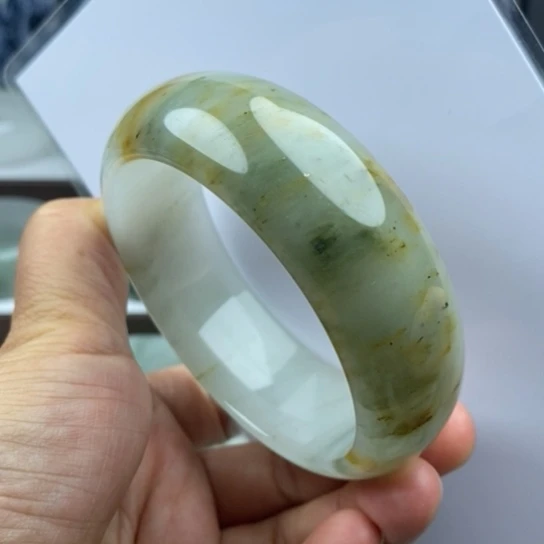 未镶嵌手镯石英质玉（金丝玉）