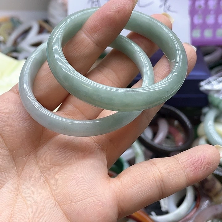 翡翠未镶嵌手镯手镯